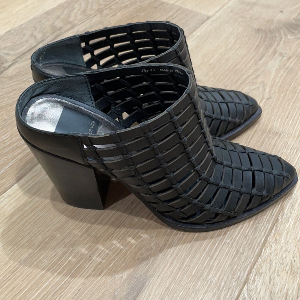 Dolce vita sandal - size 6.5 - excellent condition
